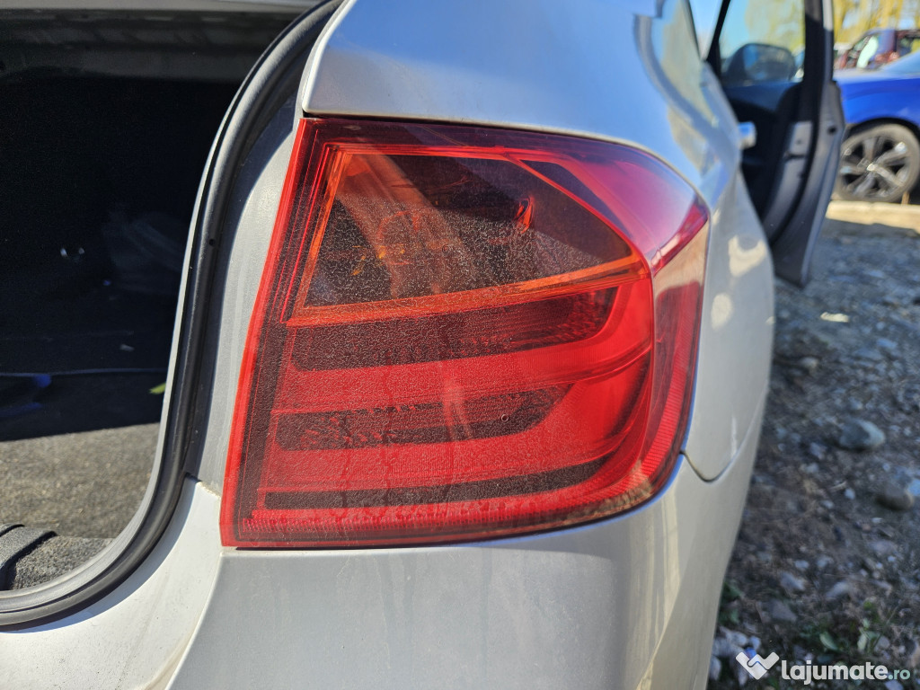 Grila proiector dreapta Volkswagen Jetta 2012