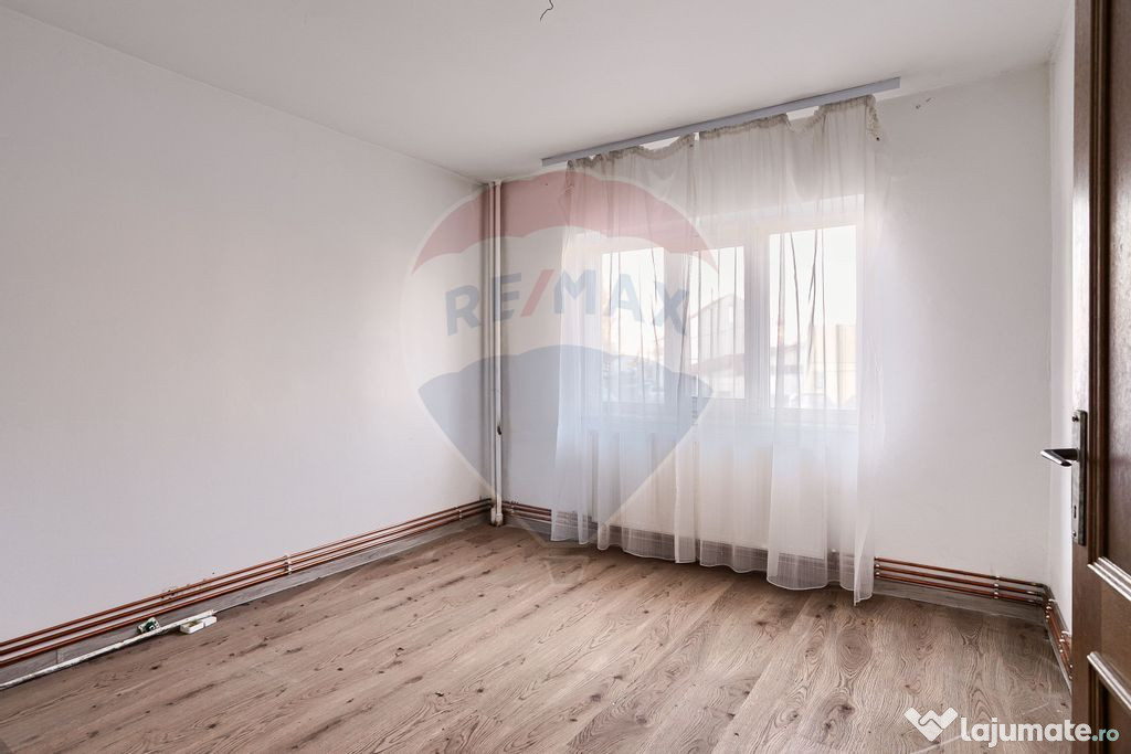 Apartament 3 camere de vânzare parter, pe Calea Aurel Vl...