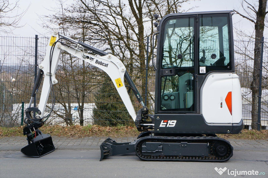 Vând miniexcavator Bobcat E19 SUPER OFERTA !