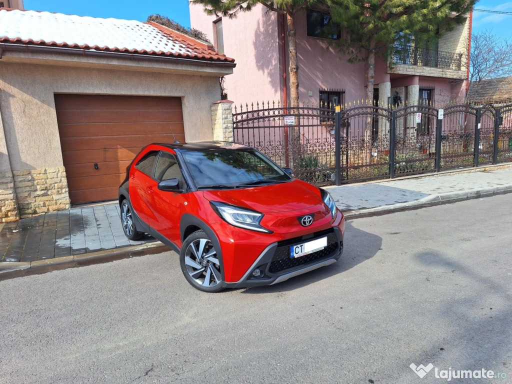 TOYOTA AYGO X - 2023 - CUTIE AUTOMATĂ - 20.000 KM- NAVIGAȚIE