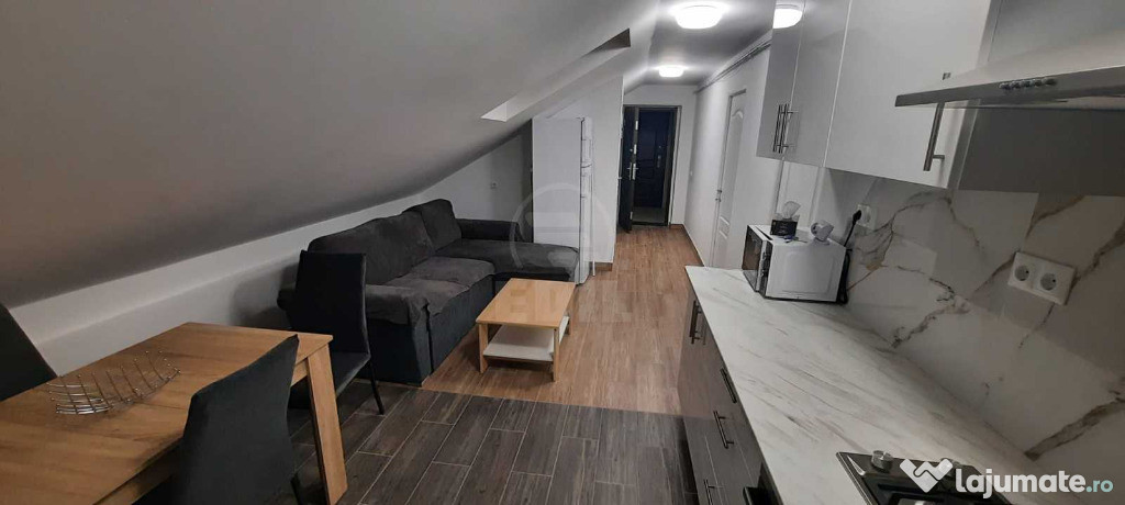 Apartament cu 3 camere de vanzare zona Subcetate!!!