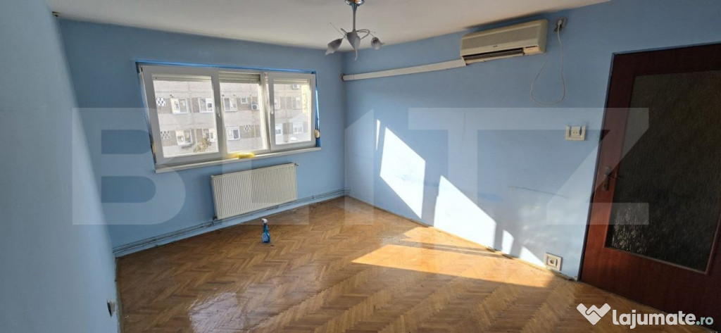 Apartament 4 camere zona Aradului