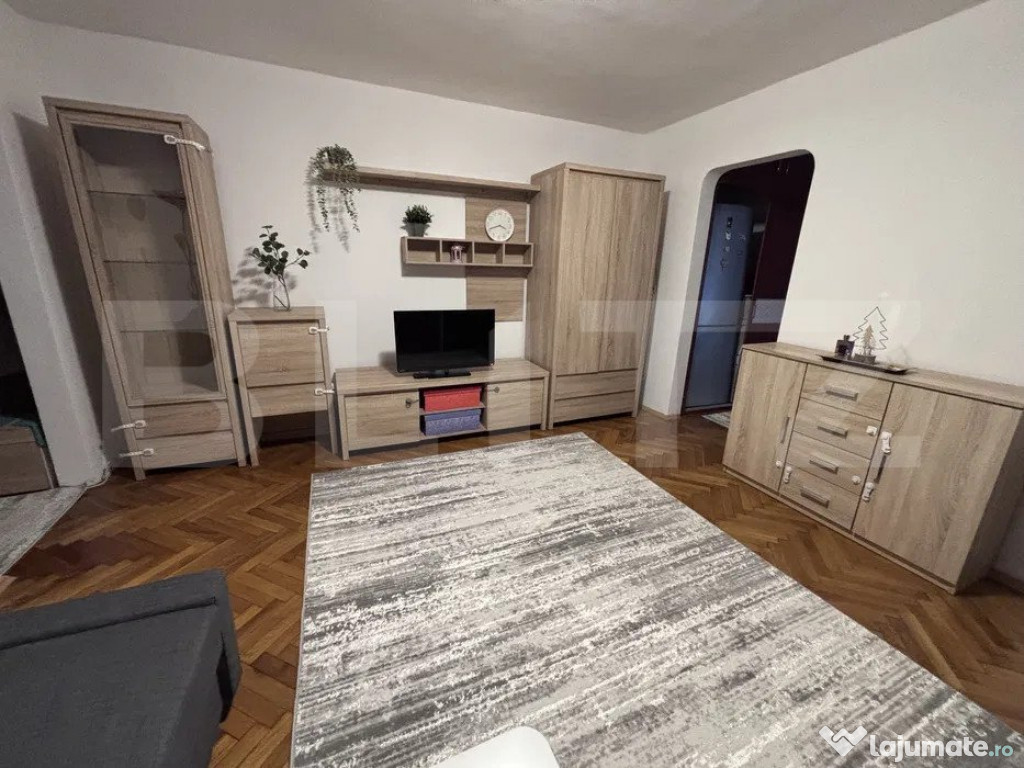 Apartament 3 dormitoare.50 mp utili