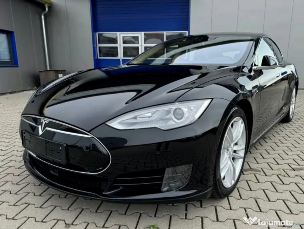 TESLA MODEL S 70 - DUAL MOTOR