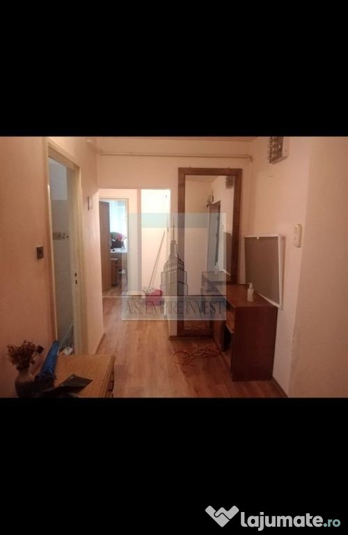 Apartament 3 camere decomandat - zona Noua