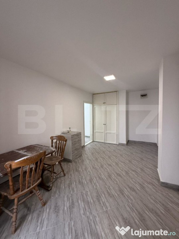 Apartament 3 camere, decomandat, Strada Cerna, 76mp