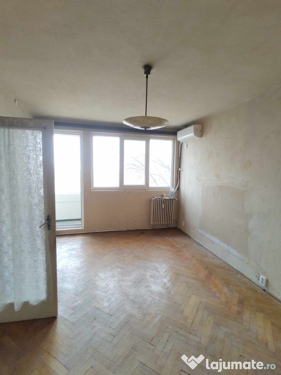 De vanzare apartament 2 camere zona Piata Chibrit