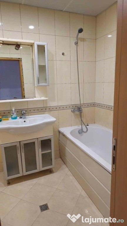 Apartament cu 2 camere de inchiriat pe strada Independentei