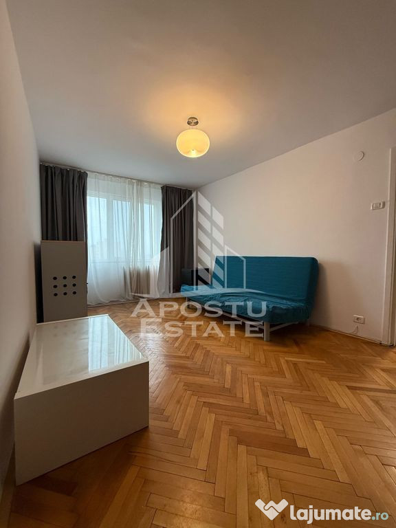 Apartament cu 3 camere. decomandat, zona Circumvalatiunii