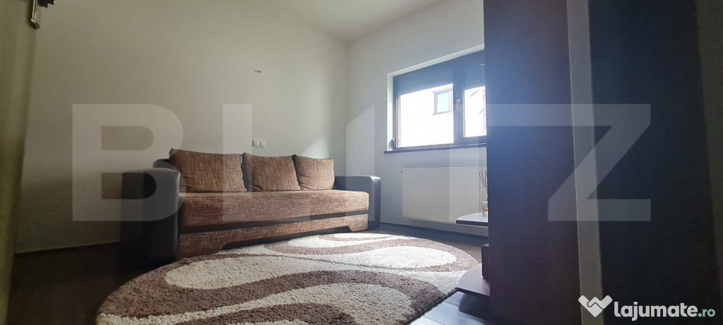 Apartament de Vanzare cu 3 Camere, Suprafață Generoasă ș