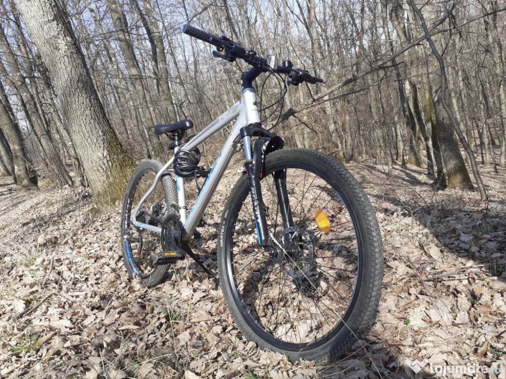 Bicicleta de munte Romet Rambler R6.2 cu cadru din aluminiu