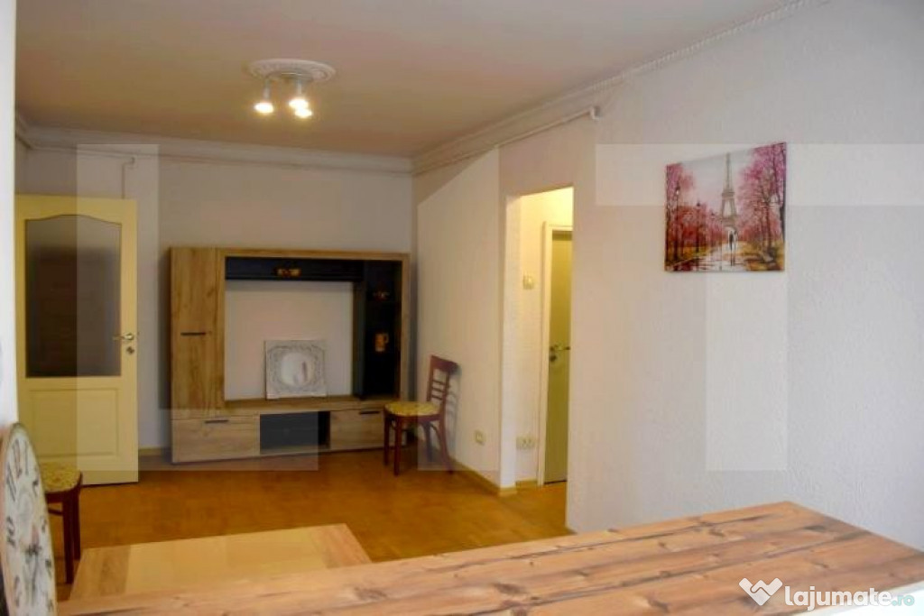 Apartament 3 camere in zona Pajura