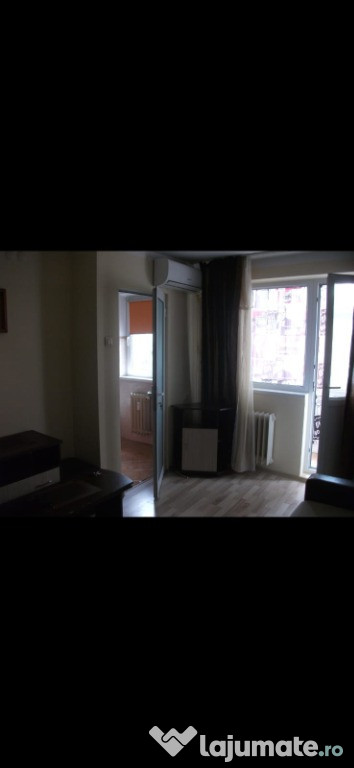 Garsoniera in bloc de apartamente Podu Ros