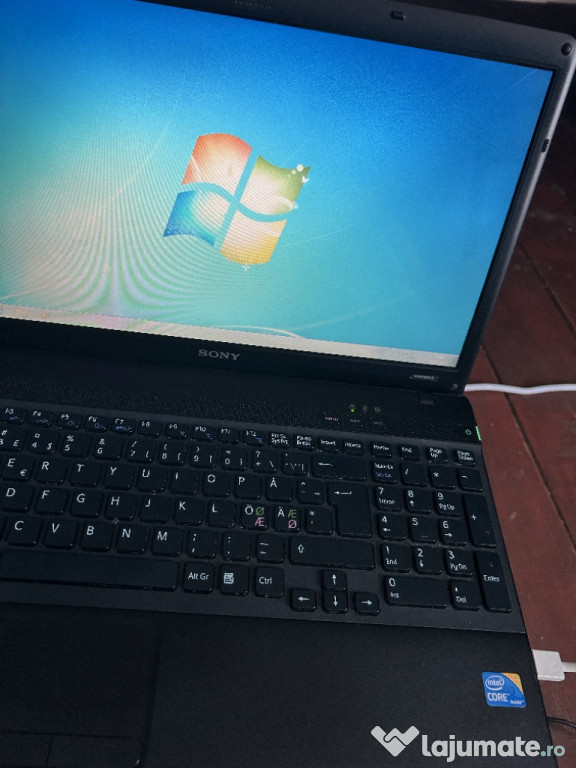Vând Laptop DDR3 Intel core i3