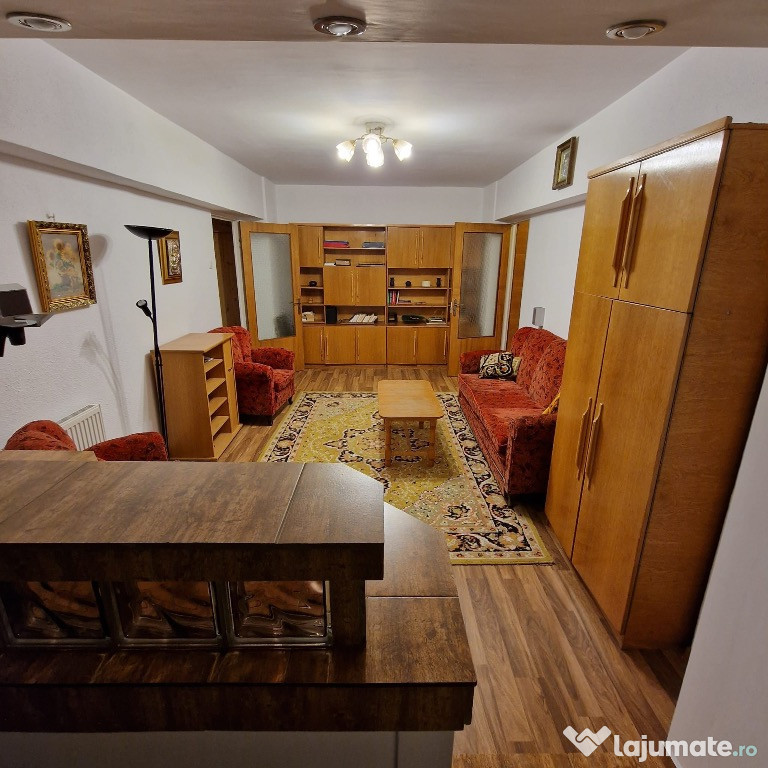 Apartament cu 3 camere mobilat în zona Titulescu-Piața Victoriei