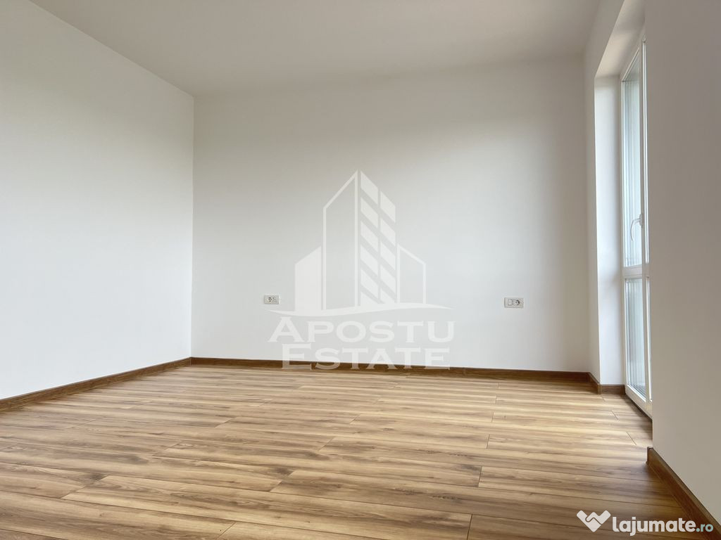 Duplex P+E, 4 camere, 2 locuri de parcare, in Sanandrei