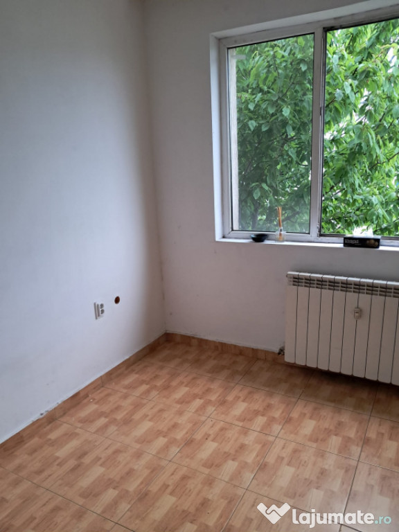 Garsonieră zona FAR