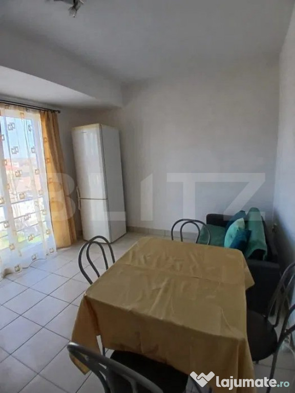 Apartament cu 2 camere, 40 mp, semidecomandat, parcare, zona