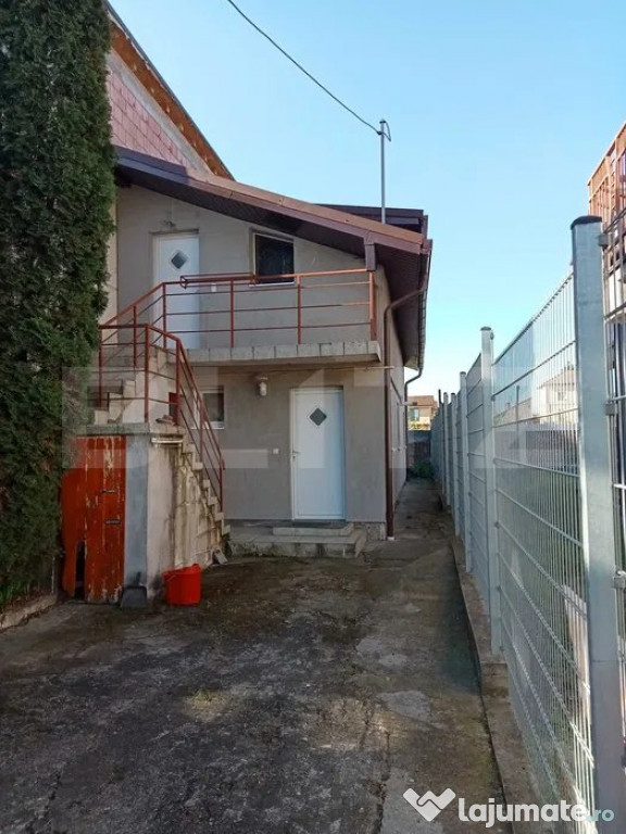 Casa de vanzare, 3 camere, 92 mp, Zona Baritiu
