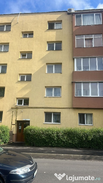 Vând/Schimb apartament de 3 camere Str. Codrul Cosminului