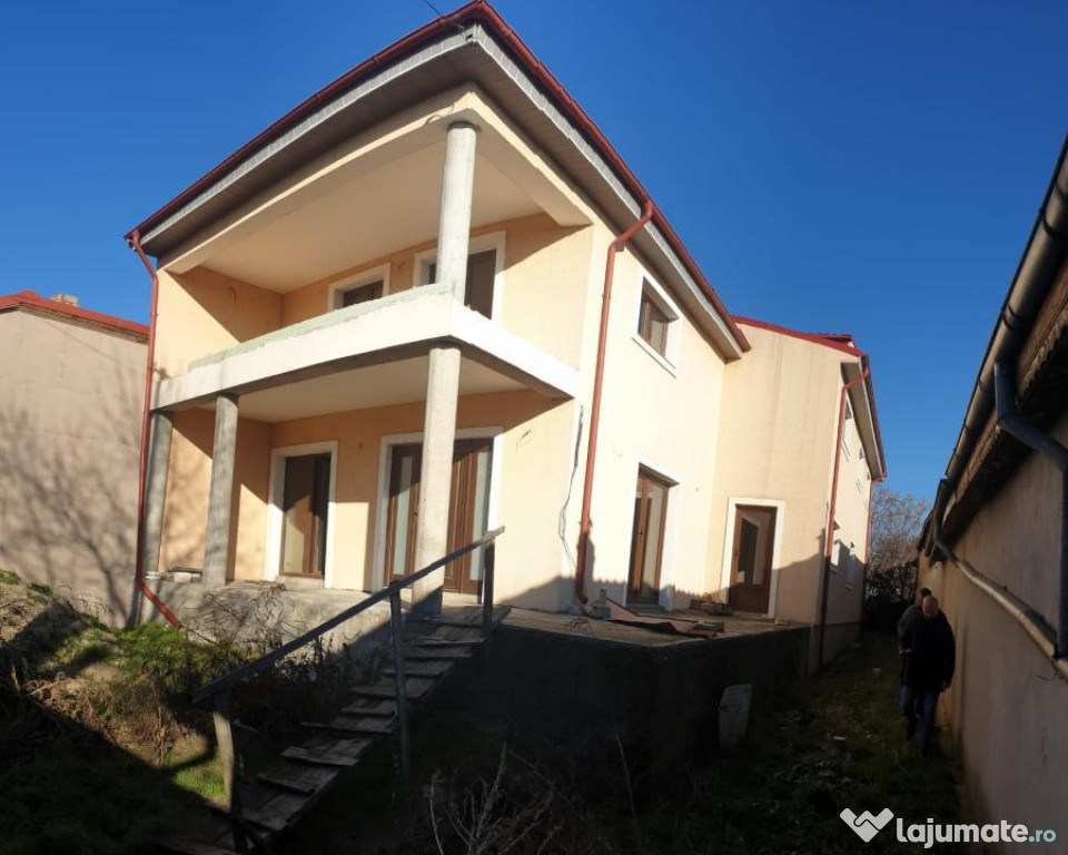 Super VILA P 1 M, 310mp construiti Teren 470mp cu 12 deschi
