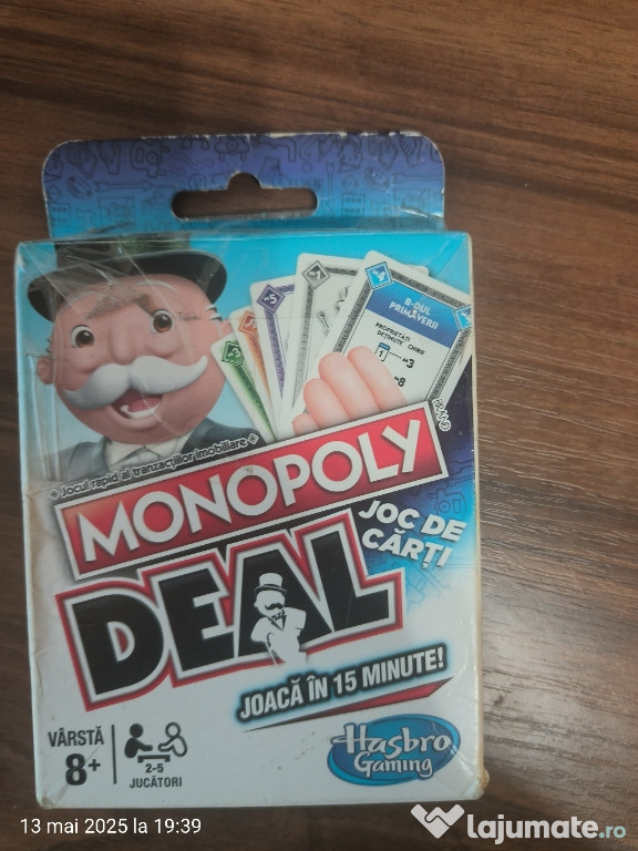 Vând cărți de joc Monopoly Deal