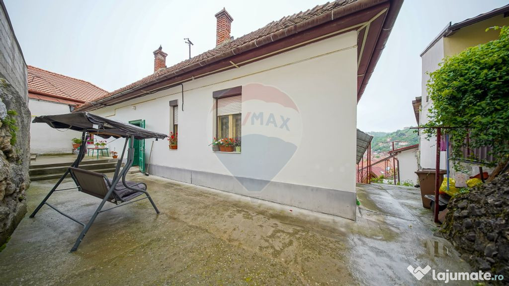 Casă / Vilă cu 5 camere de vânzare în zona Schei, Cot...