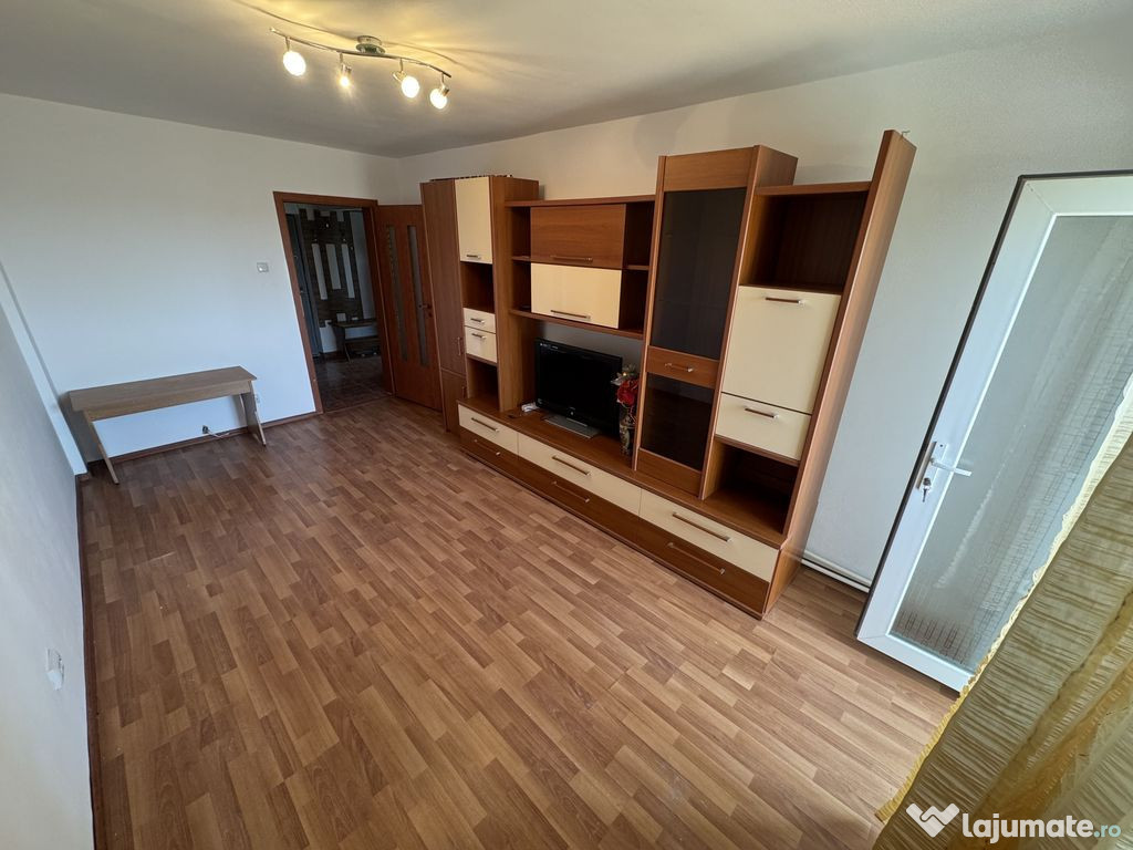 Apartament 2 camere zona Poarta 6