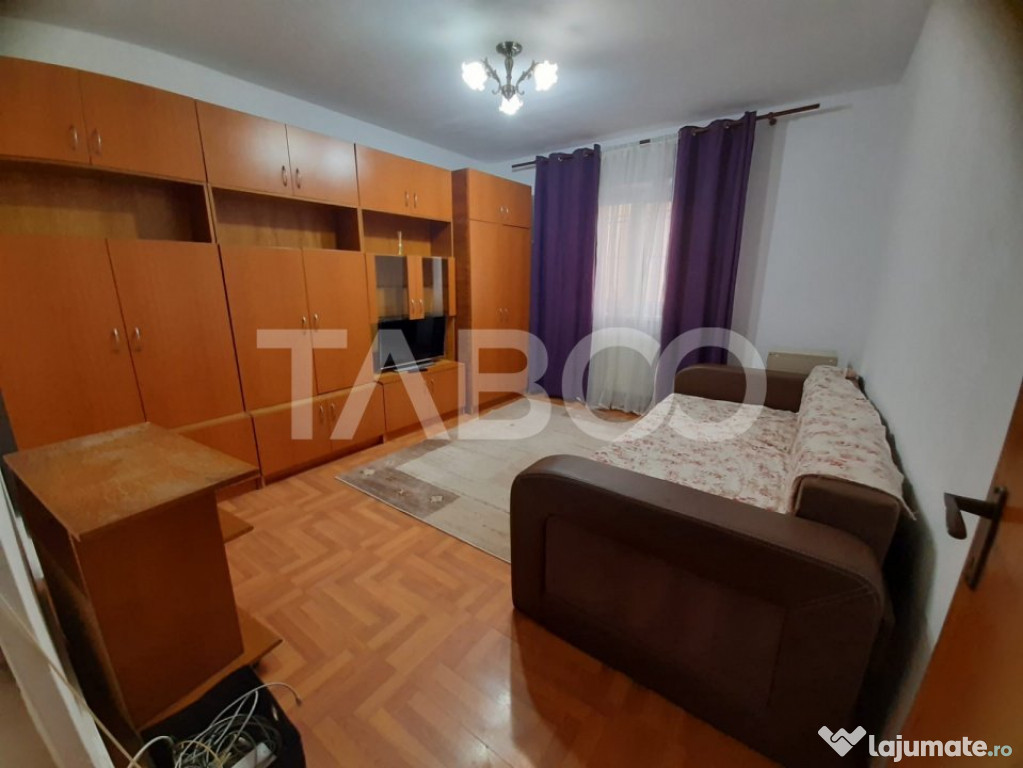 Garsoniera decomandata de inchiriat 28 mpu etaj 1 Vasile Aar