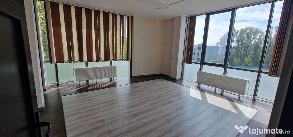 Spatiu comercial ideal activitati liberale.
