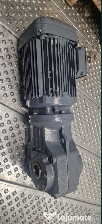 Motor electric cu reductor SEW