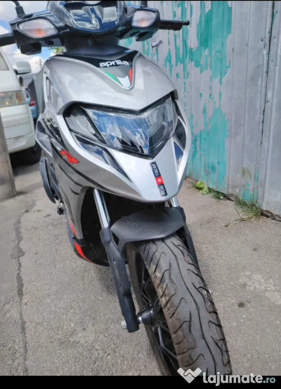 Scuter Aprilia SR 125 nou, bord digital, doar 20 km rulaj! 11 500 RON