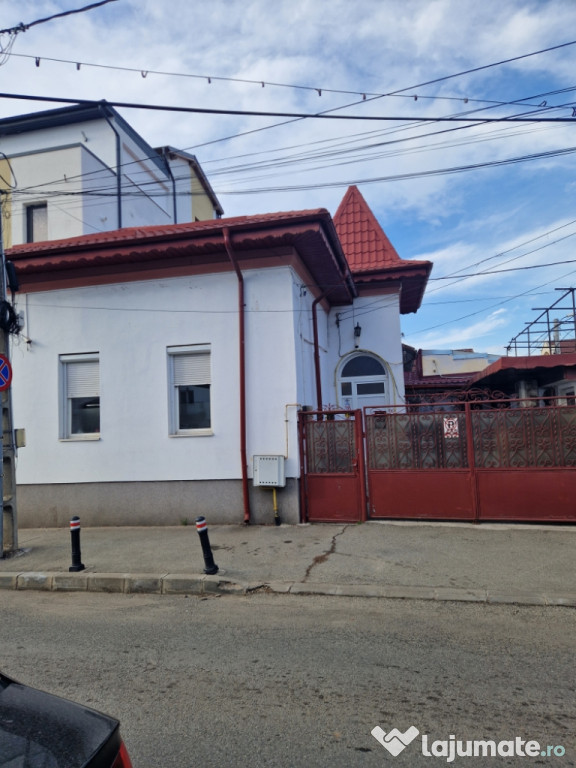 Închiriez casa vis-a-vis de intrarea in Piata Centrala din Craiova
