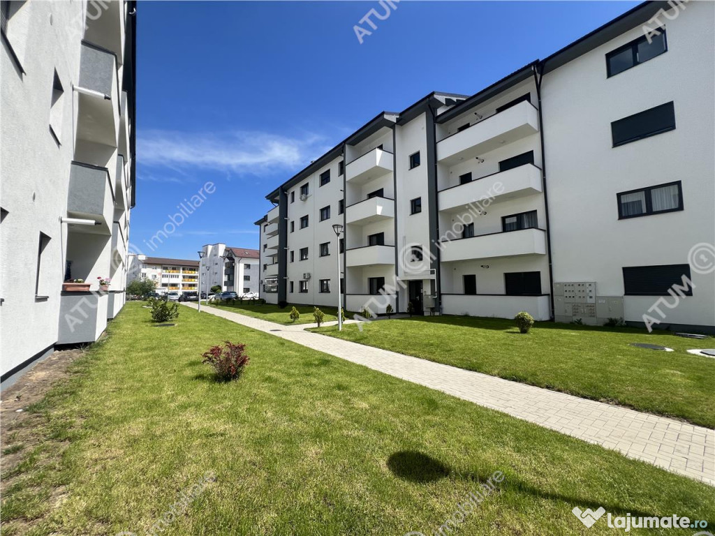Apartament cu 3 camere decomandate 2 bai si balcon zona Sire