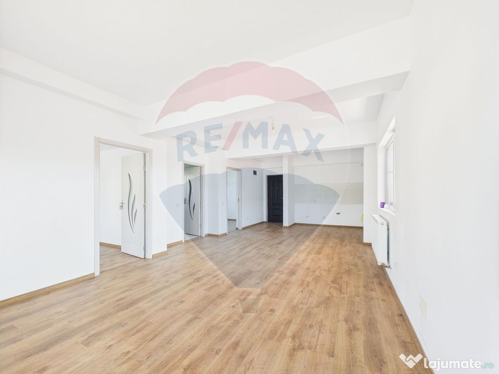Apartament 3 camere curte proprie | loc de parcare subter...