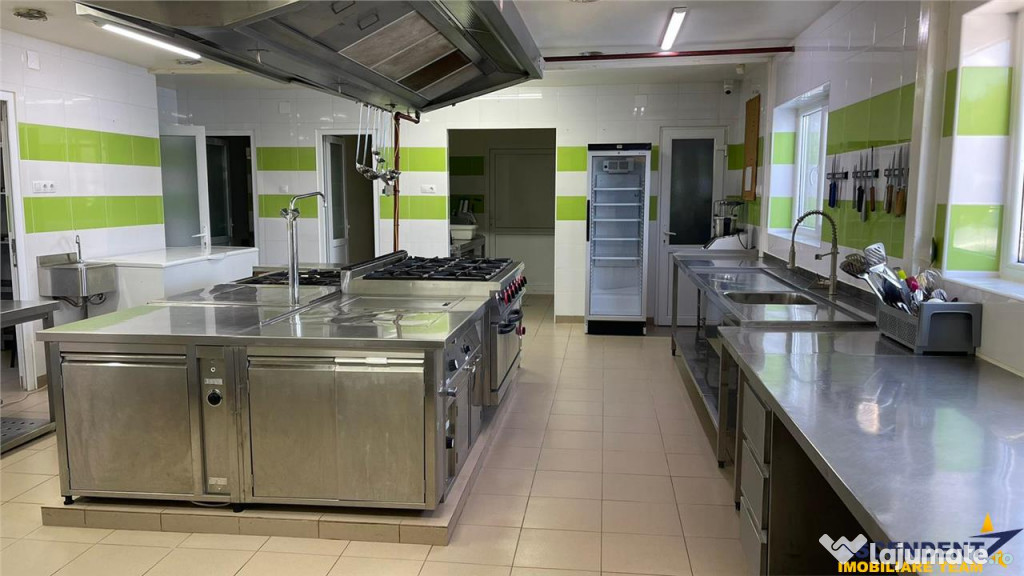 Spatiu multifunctional,locuri parcare in curte,gradina,facil