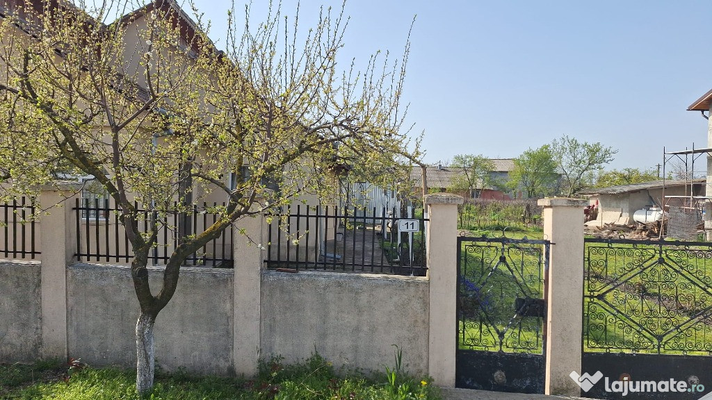 Casa de vanzare- zona linistita, aproape de oras si statiunea Monteoru