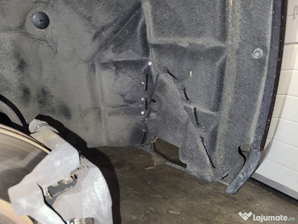 Carenaj pasaj roata fata dreapta Renault Espace 5 638448384R