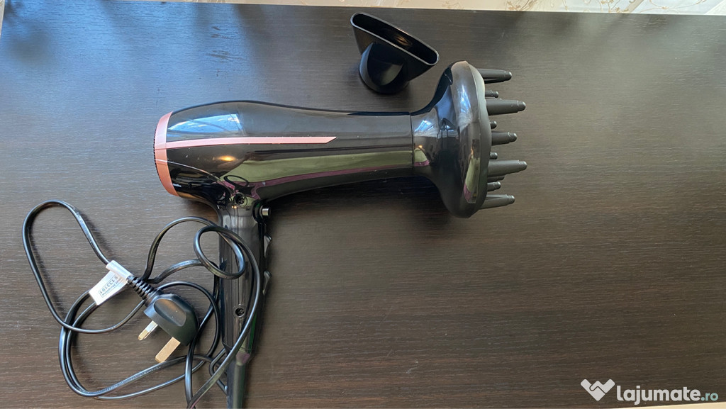 Uscator de par cu 2 accesorii