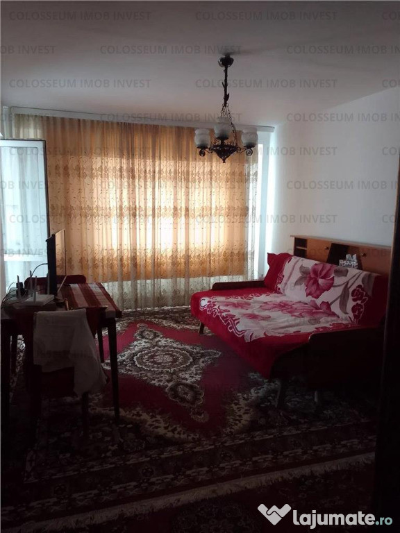Apartament cu 3 camere, decomandat - zona Astra
