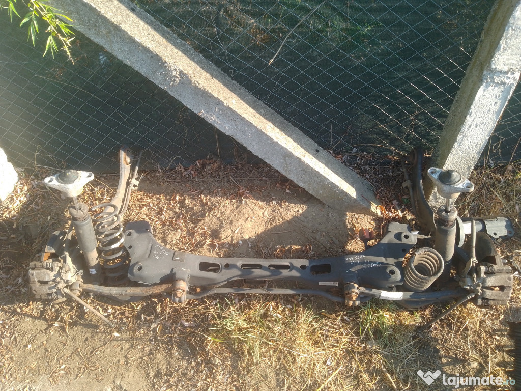 Punte spate Kia Ceed Break 1.6 Motorina 2011