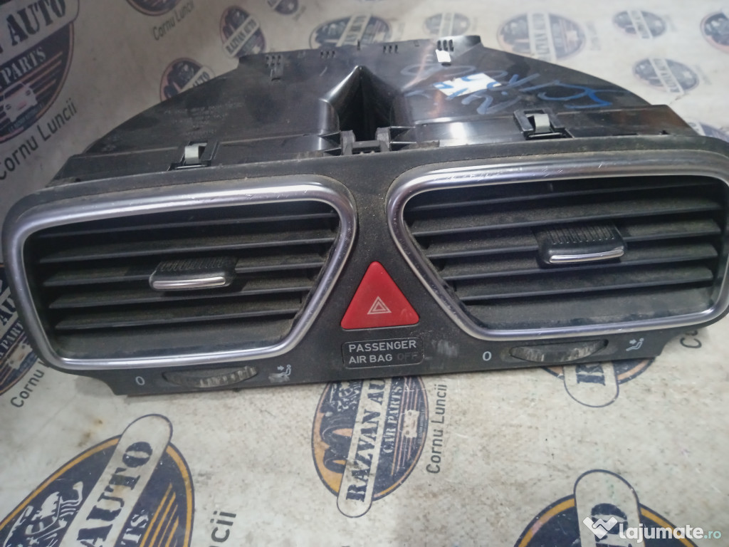 Grila ventilatie centrala Volkswagen Scirocco 2011