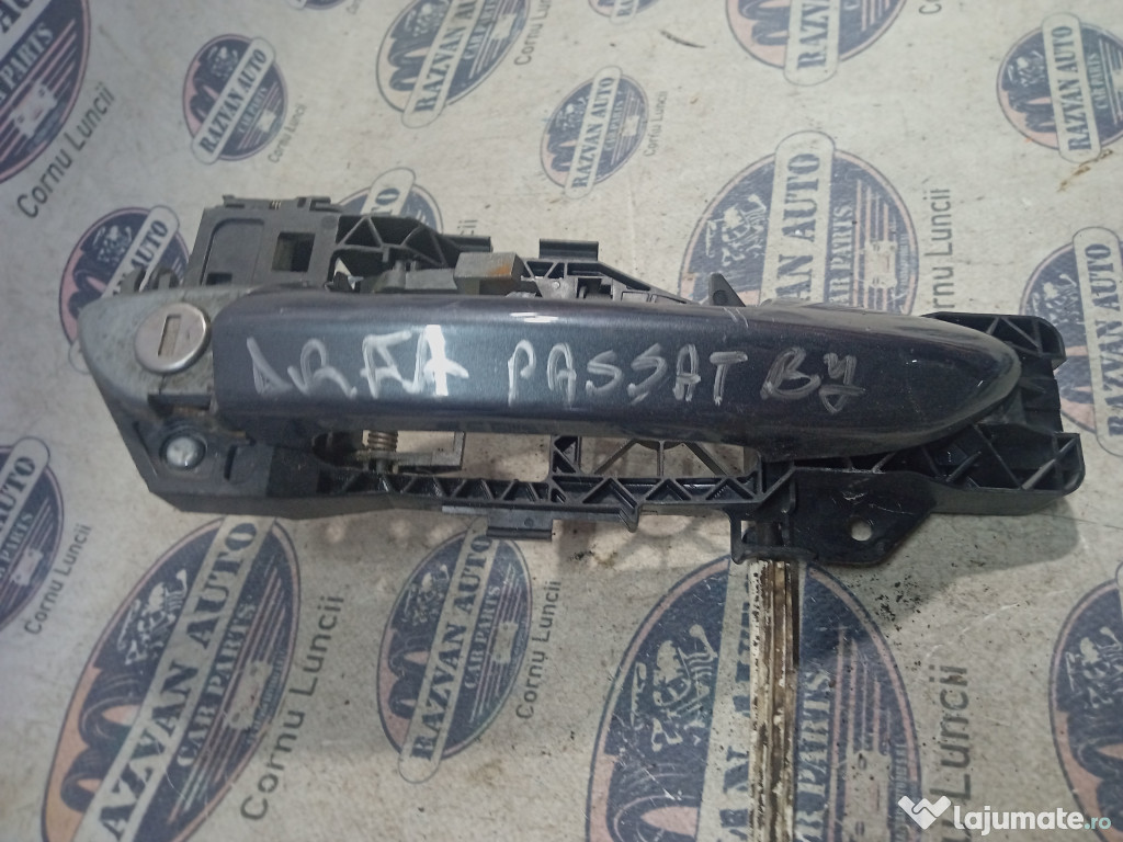 Maner exterior dreapta fata Volkswagen Passat B7 2012