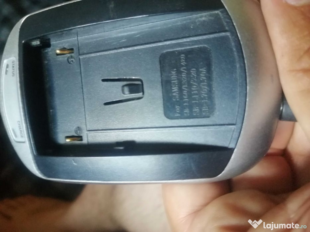 Acumulator Samsung și încărcător pentru cameră video