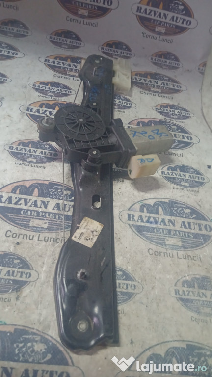 Macara geam dreapta spate BMW Seria 1 F20