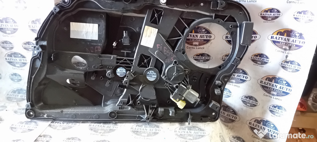 Macara geam dreapta fata Ford Fiesta 2015