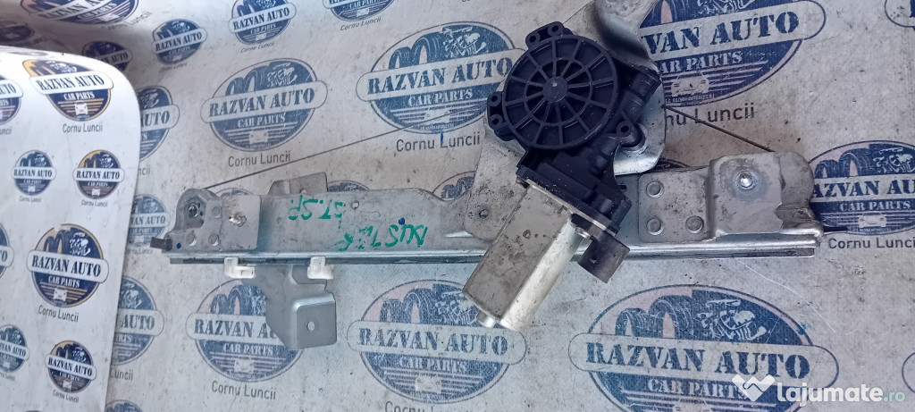 Macara geam stanga spate Dacia Duster 2013