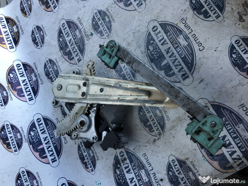 Macara geam stanga spate Nissan Juke 2011