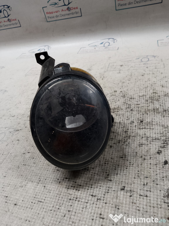 Proiector stanga Volkswagen Eos 2010