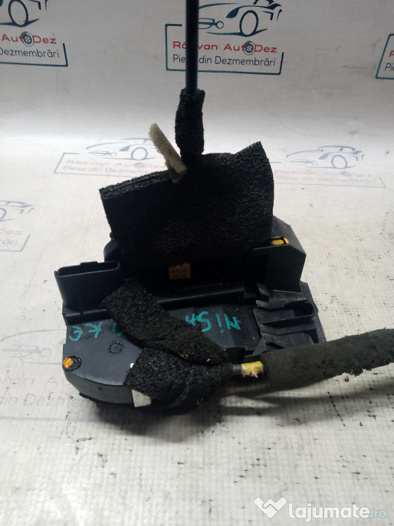 Broasca stanga spate Nissan Juke 2011